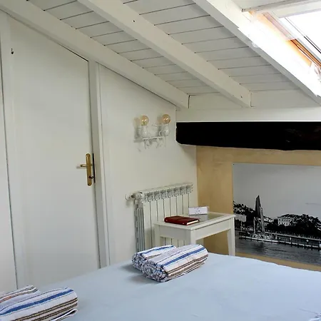 Attic In The Heart Of - Kiko's Attic Côme