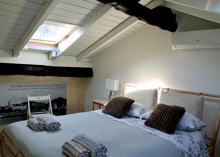 Apartmán Attic In The Heart Of - Kiko's Attic Como