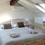 Attic In The Heart Of - Kiko's Attic Como